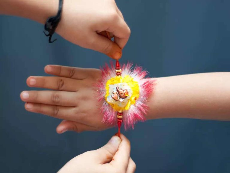 How To Choose The Best Raksha Bandhan Gift for Your Sister